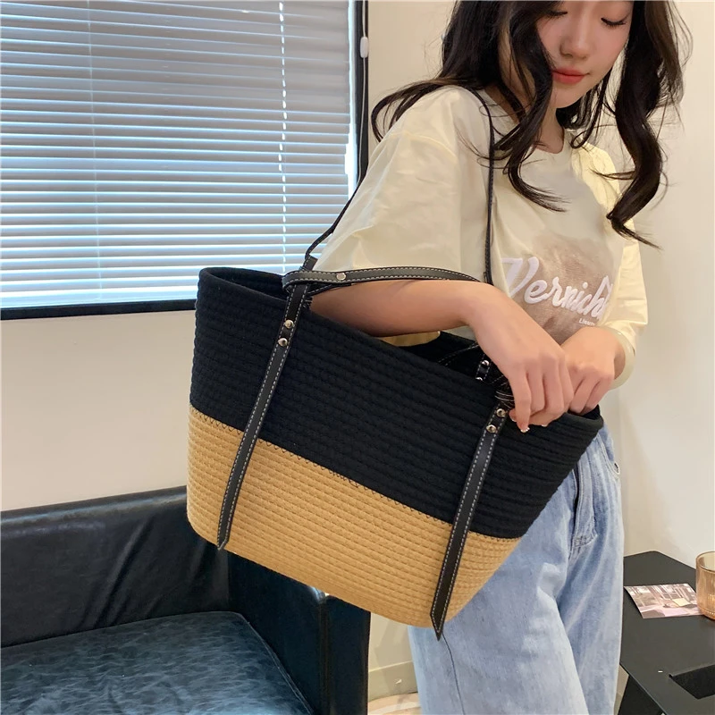 Women Straw Woven Shoulder Bag Summer Woven Pouch for Female Handmade Traveling Handbag Underarm Bag Ladies Braided Basket Bag