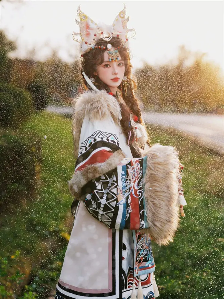 

Новая популярная тибетская одежда a Zang, осенне-зимний халат с большим меховым воротником, Юньнань Лицзян, тибетские костюмы для фотосессии на Хэллоуин