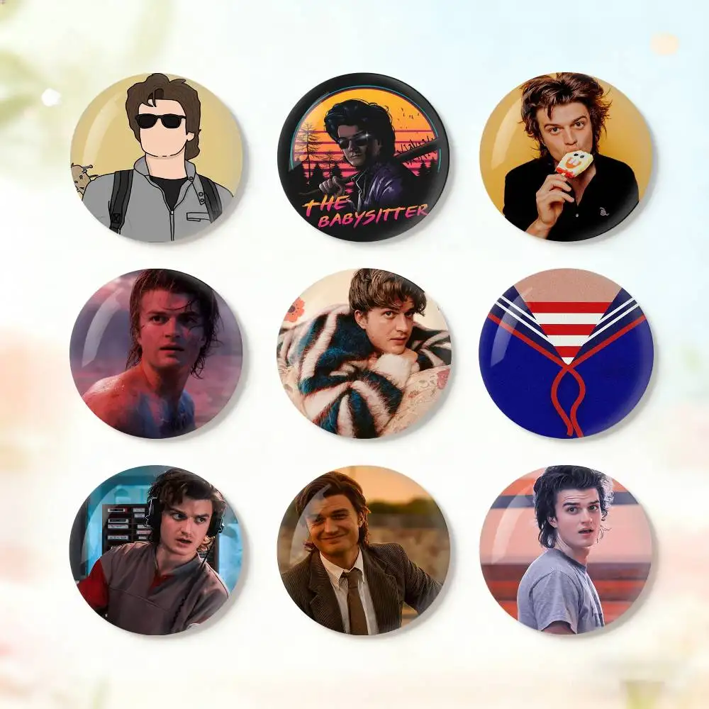 

COOL S-Steve H-Harrington-S Badge fragmentation laser Game Figure Soft Button Pins Handmade Cartoon Round Brooch Bag