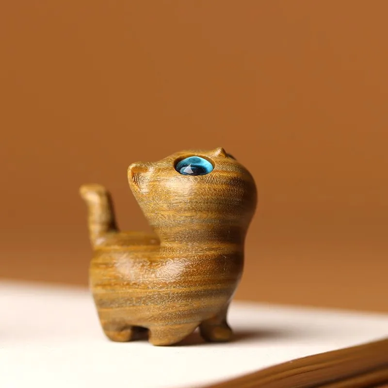 Green sandalwood carving strange kitten animal creative wooden cute cat play hand handle a small birthday gift craft