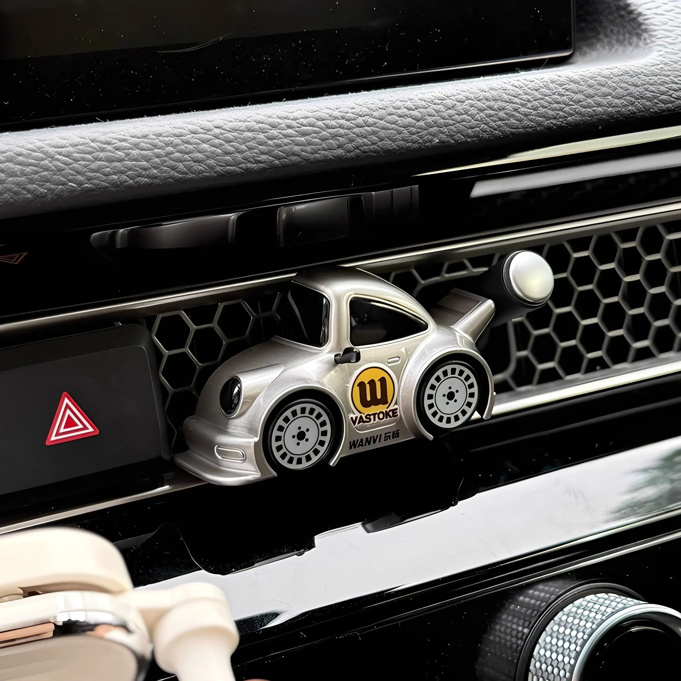 DIY Aromatherapy Ornaments Car Air Outlet Decoration Special Gift Car Interior Decoration Advanced Sense Car Model Decor