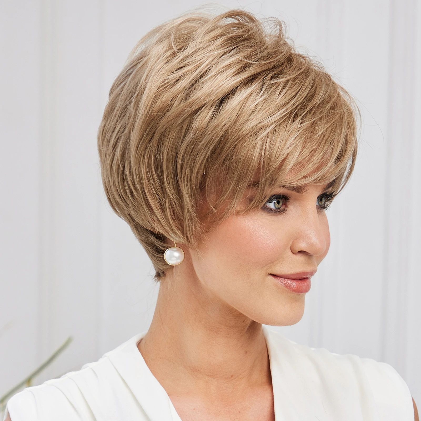 Pelucas de corte Pixie Bob corto con flequillo marrón Rubio en capas, peluca sintética recta Kanekalon, textura similar al cabello humano, Natural,