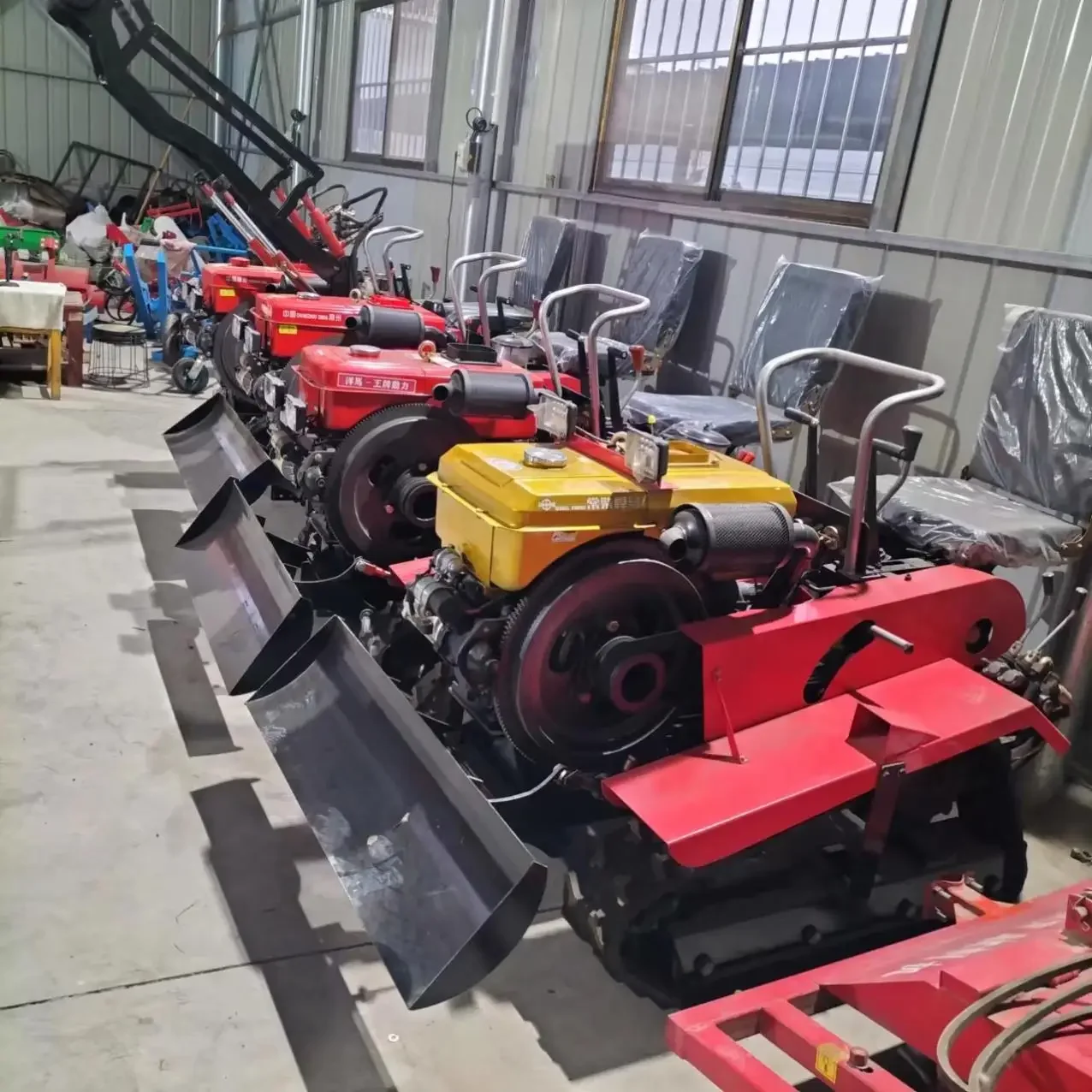 Hot Sale Multi-Functional Cultivator 25 Hp Diesel Tracked Agricultural Machinery Wholesale