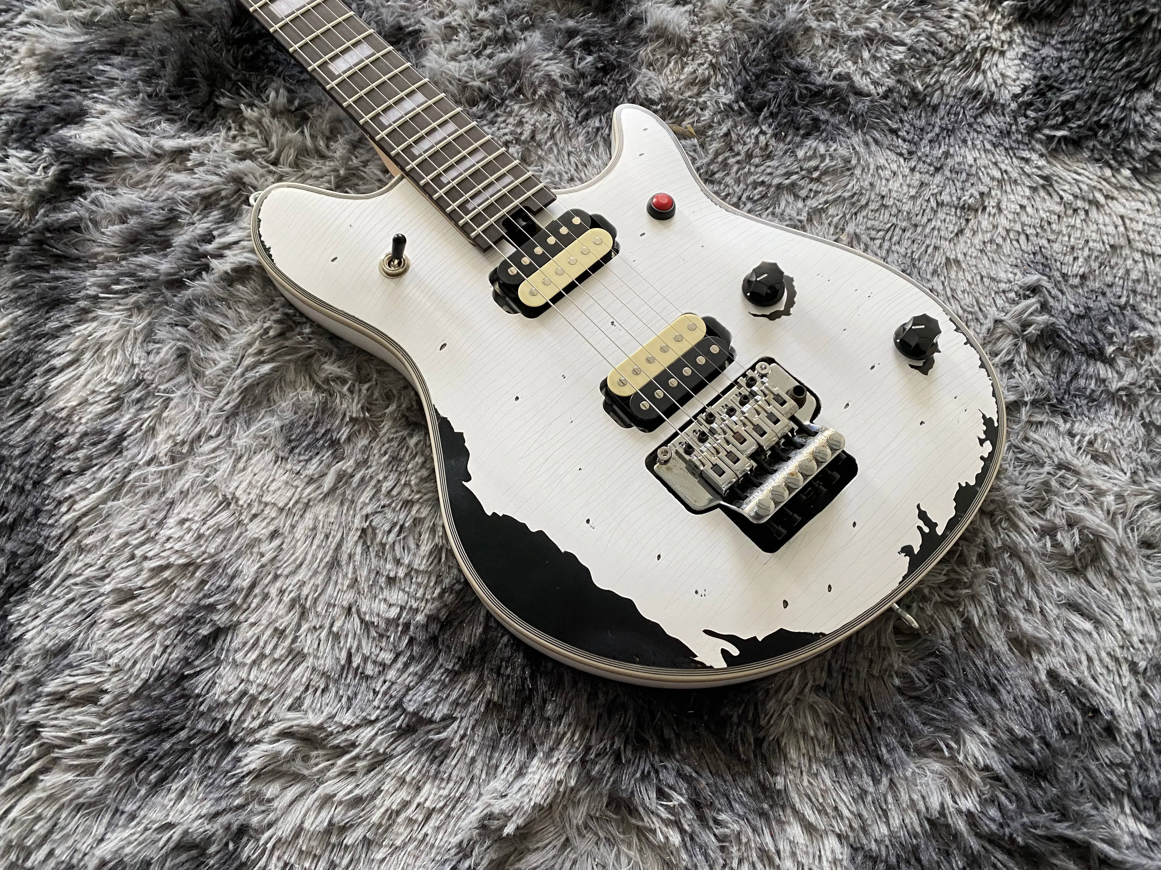 Electric Guitar with Duplex Tremolo System, Hand Made, Heavy, Relic, White and Black Color, China