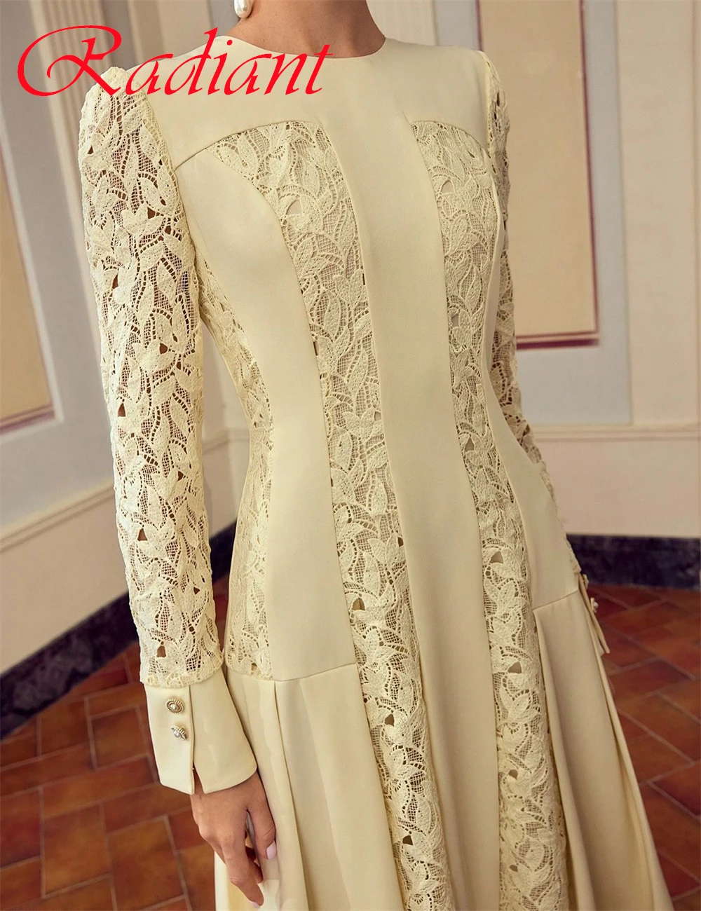 Maßgeschneidertes, hochwertiges gelbes Jersey-Abendkleid, elegantes, anmutiges Abendkleid mit Rundhalsausschnitt und langen Ärmeln, klassische Promi-Kleider