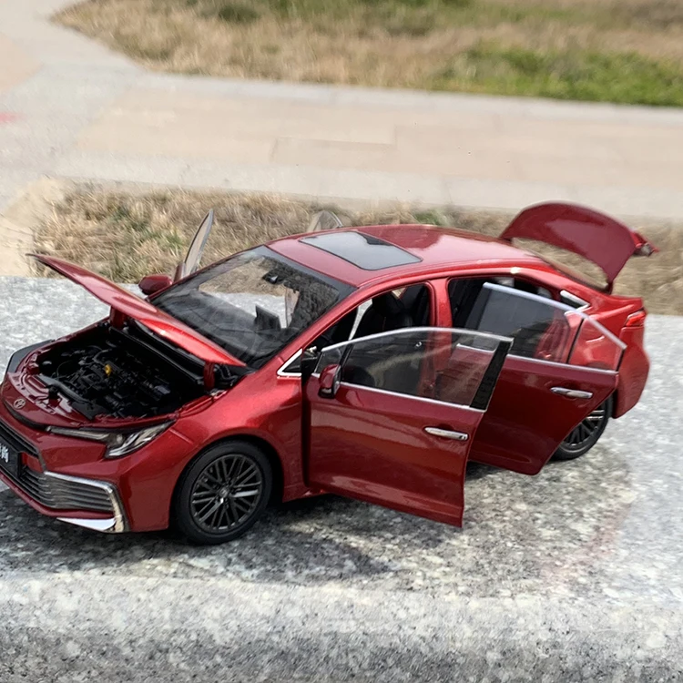 موديل سيارة من سبيكة الصب على شكل قوالب من GAC Toyota Lingshang ، مجموعة ألعاب الديكور ، مقياس 1:18 ، 2021