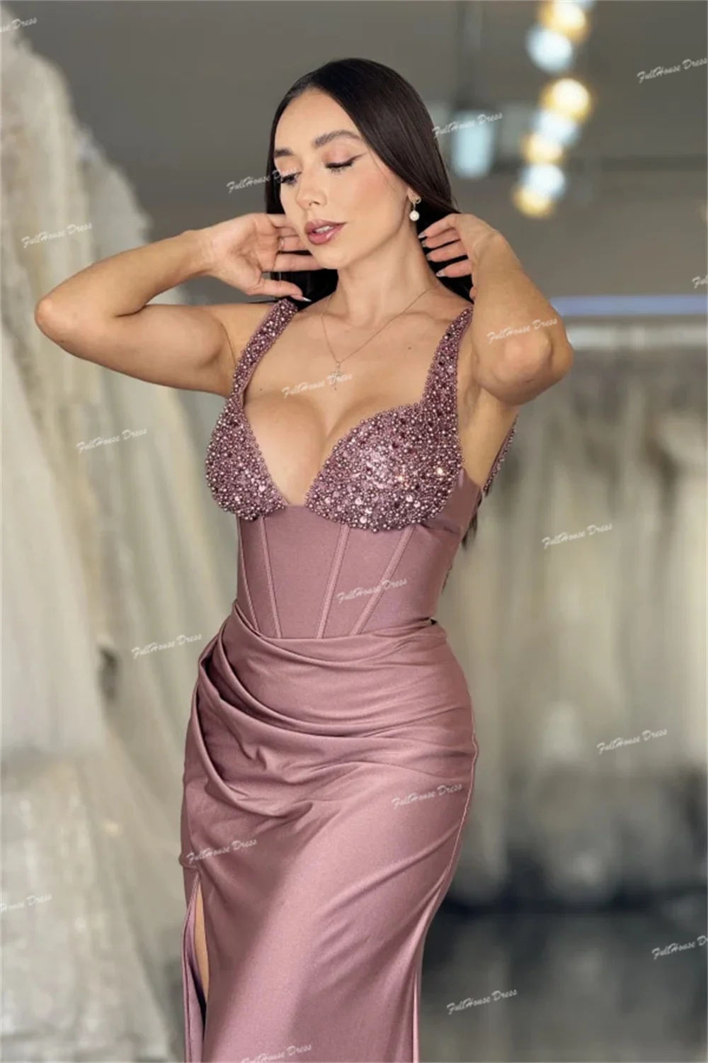 فستان سهرة نسائي مصنوع حسب الطلب بأشرطة سباغيتي مطوي لامع مطرز بالترتر بدون ظهر طويل حورية البحر للحفلات الراقصة مع محكمة