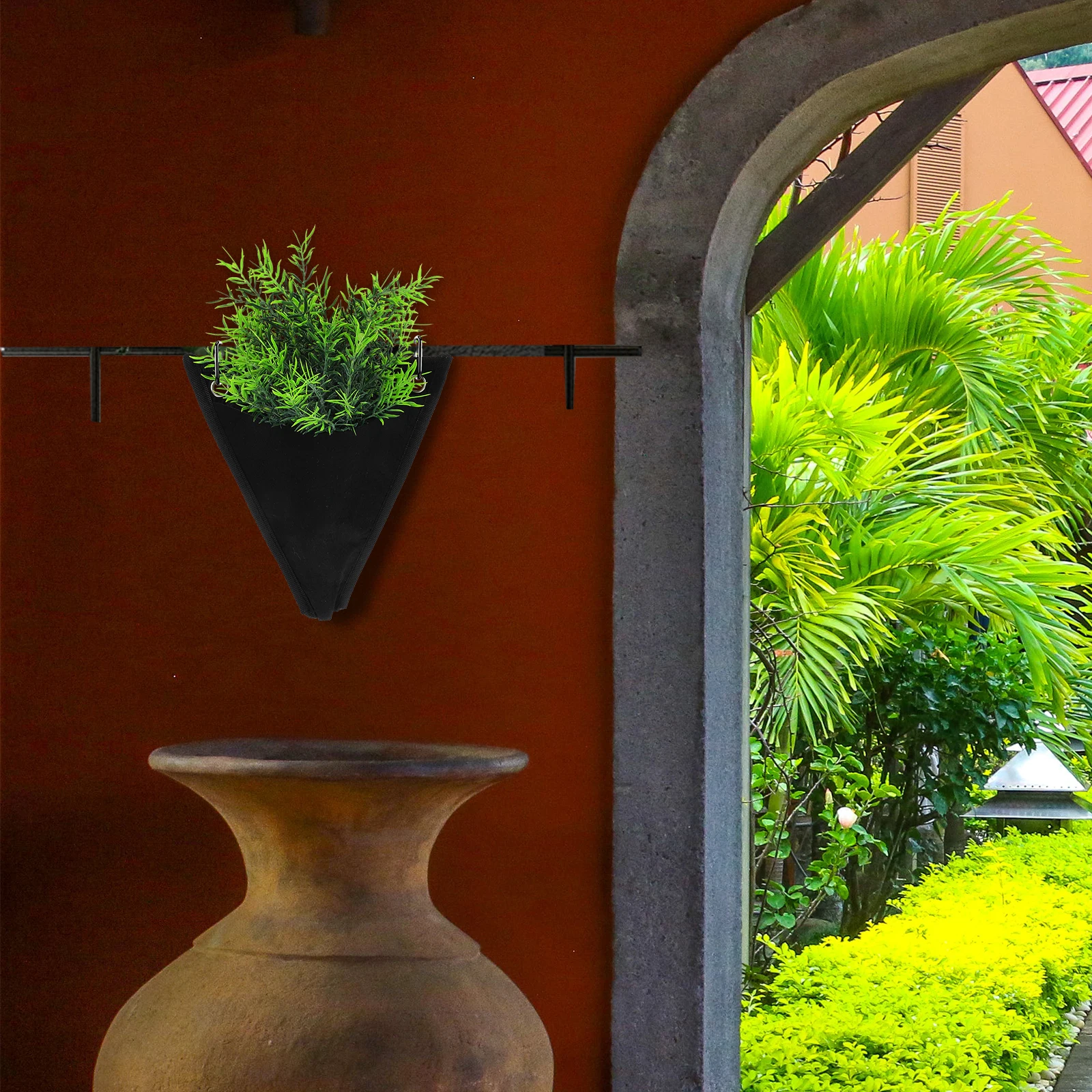 

Triangular Wall Hanging Plant Pot Space-Saving Indoor Outdoor Non-Woven Fabric Stag Horn Bracket Black Lightweight Vertical