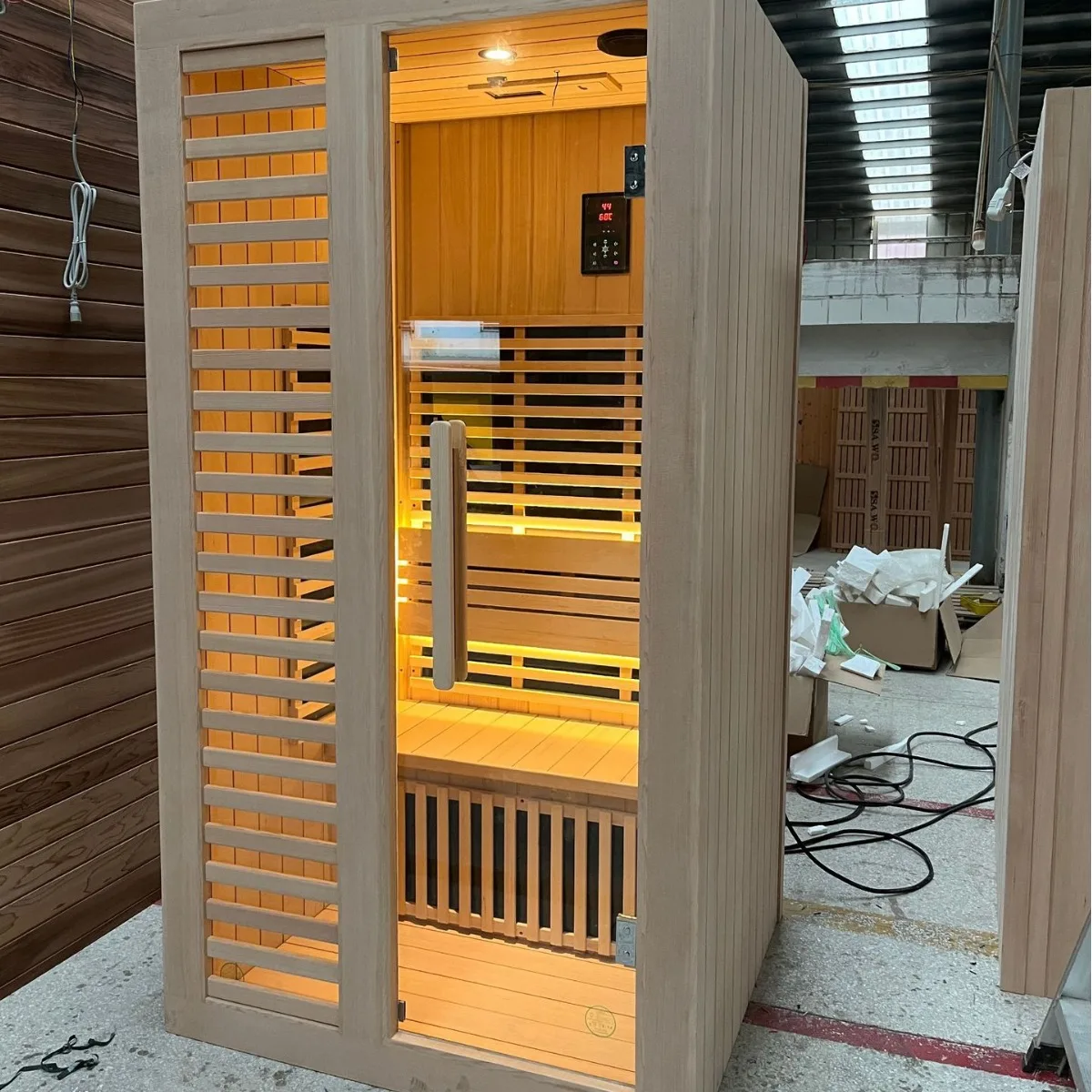 Factory Direct Sales Luxury Portable Home Hot Selling Indoor 4 Person Traditional Outdoor Steam Sauna Room