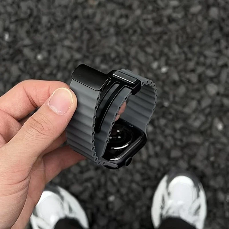 海洋磁気シリコンストラップ Apple Watch 10 9 バンド 46 ミリメートル 42 ミリメートル 44 ミリメートル 45 ミリメートル 49 ミリメートル 40/41 ミリメートル男性スポーツブレスレット iWatch シリーズ 8 se 7