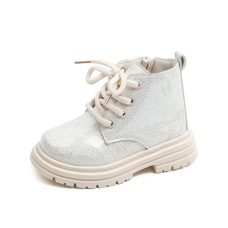 الفتيات الأميرة الأحذية الكورية نمط الاطفال أحذية بوت قصيرة لامعة موضة 2025 الخريف الشتاء جديد الأطفال حذاء من الجلد لينة تنوعا