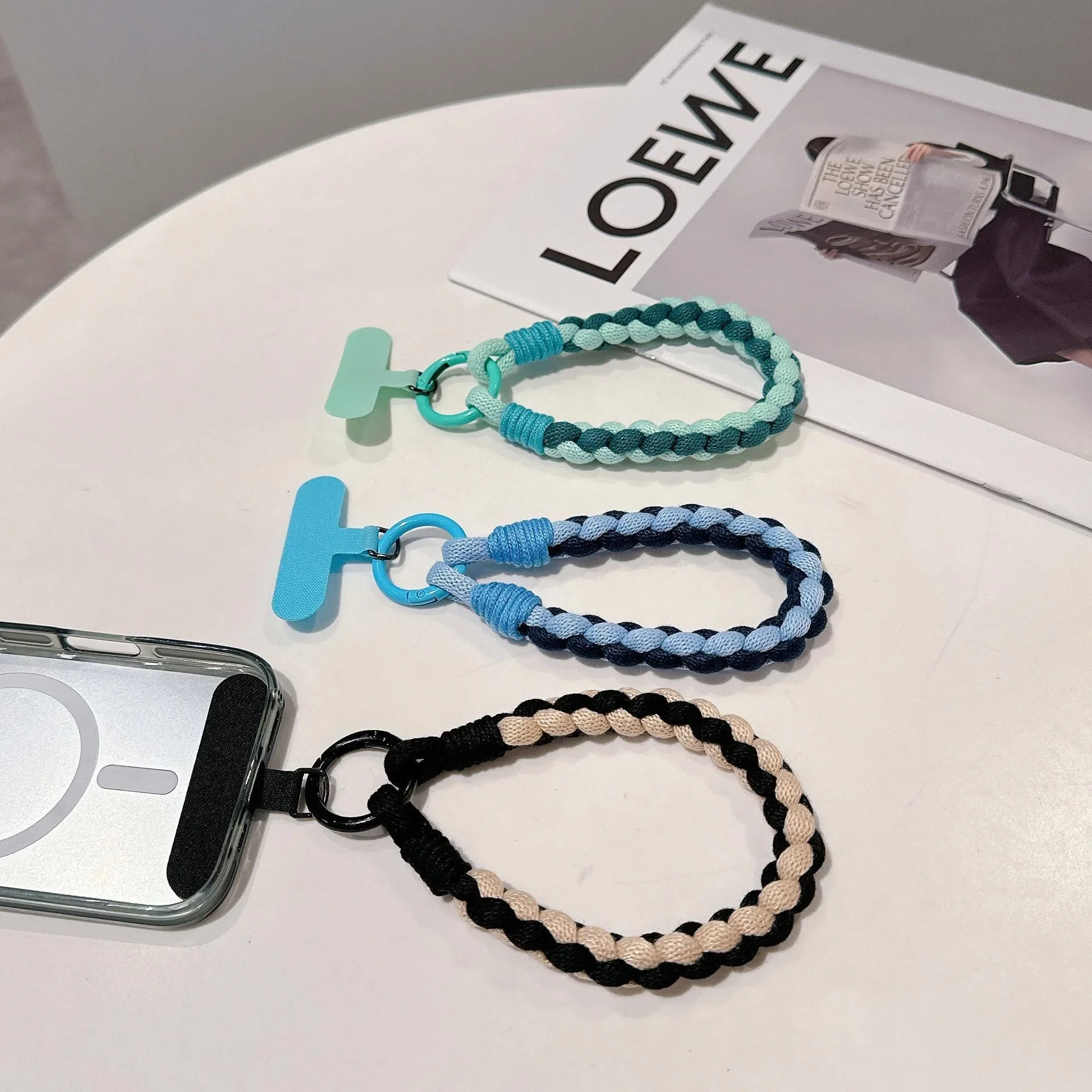 

Милый плетеный ремешок для мобильного телефона с защитой от потери, короткий браслет на запястье, кулон, модный подвесной ремешок ярких цветов, веревочная цепочка