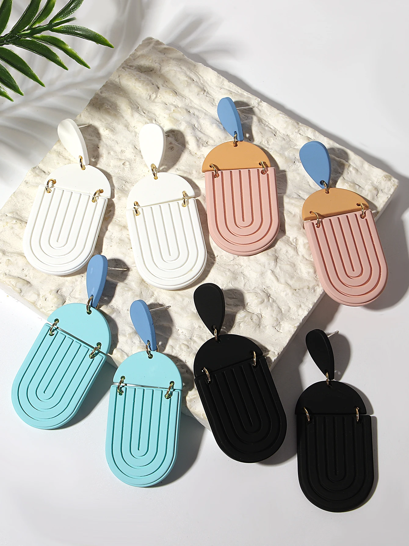 Lifefontier-女性のためのアクリルペンダントイヤリング,幾何学的な魅力,モノクロの質感,女の子のための甘いジュエリー,ファッション