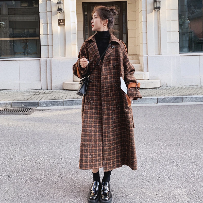 Retro Plaid Woolen Coat For women 2024 Winter New Fashion Korean Thicken Temperament Overcoat With belt Female Long Wool Coats