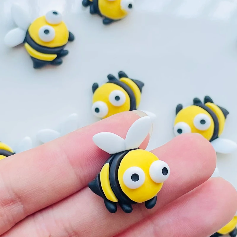 10 Pcs New Cute Bright Surface Cartoon Large Eye Little Bee Resin Scrapbook Diy Jewelry Wedding Hairpin Decorate Accessories