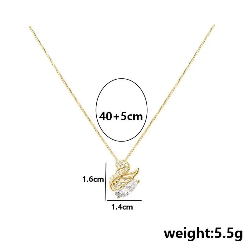 

The best-selling female collarbone chain titanium steel necklace exuding the charm of fashionable and light luxury