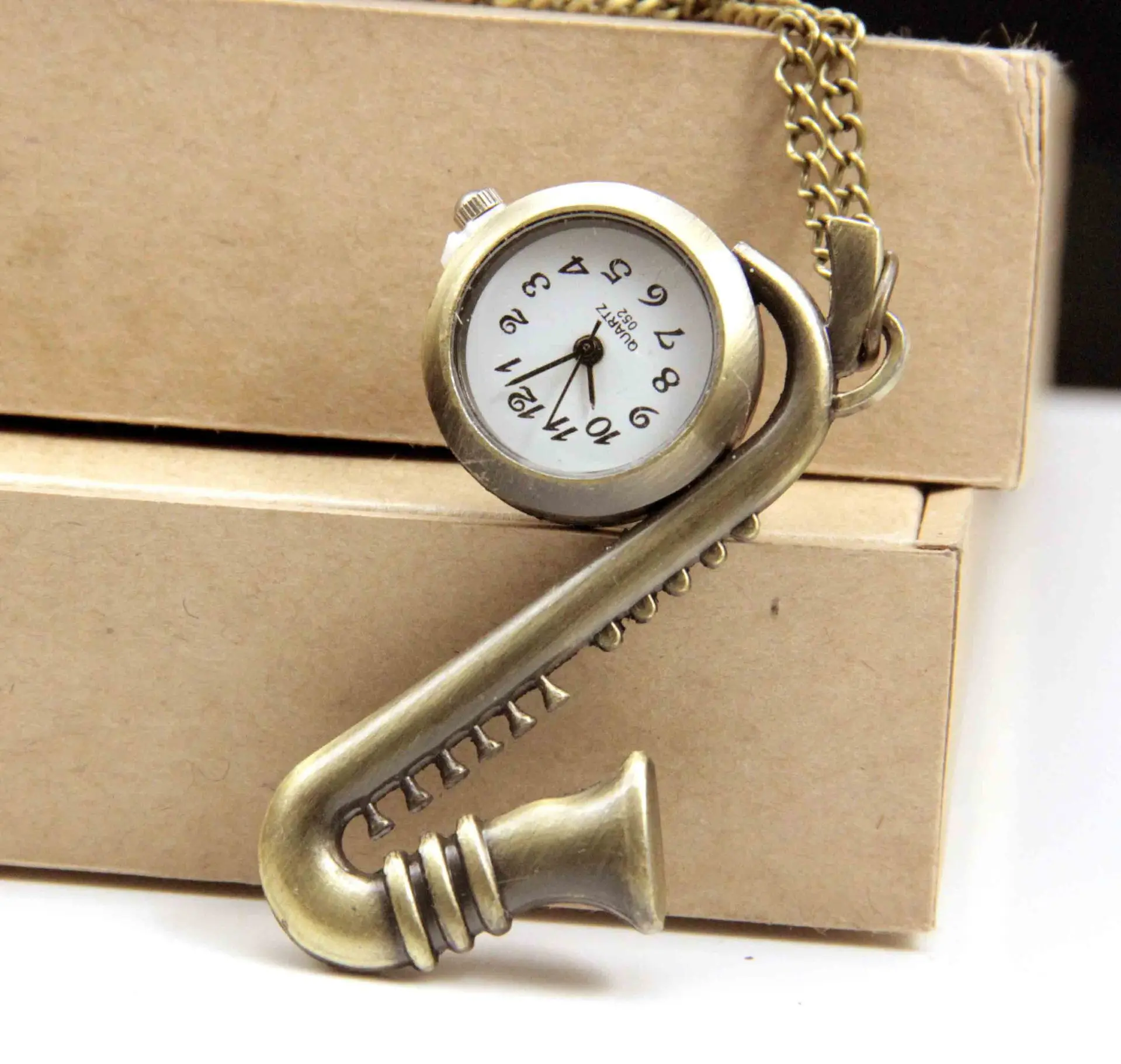 جديد عصري الكرتون لطيف خمر الإغاثة منحوتة ومجوفة 15 أنواع الوجه نمط ساعة الجيب وسلسلة المفاتيح قلادة الهدايا #4