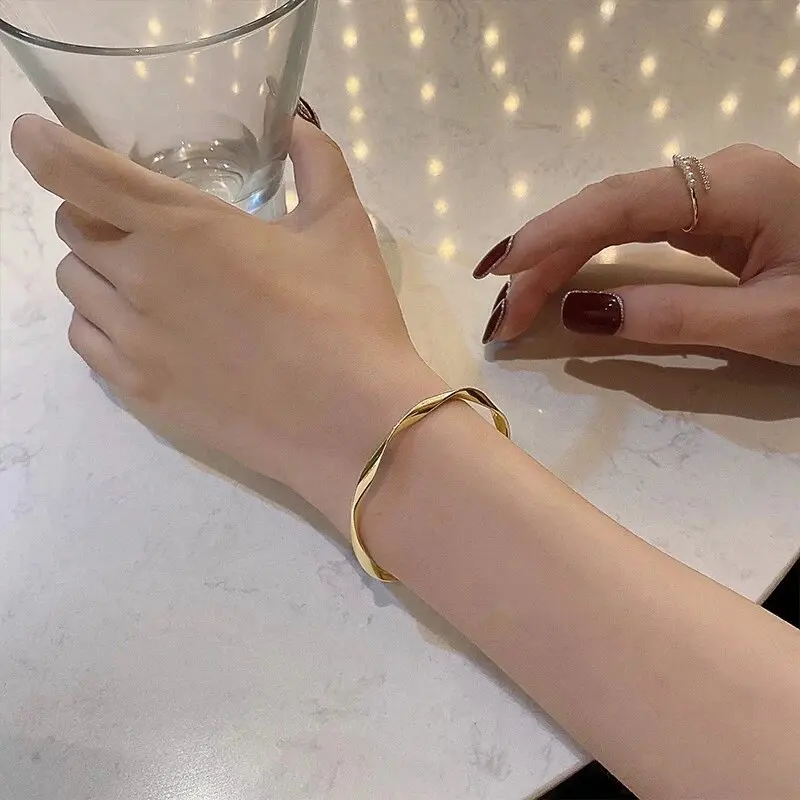 Elegant Open C Shape Metal Bracelets Bangles For Women Men Accessories Wave Simple Wrist Jewelry Exquisite Cuff Girl Bangle Gift