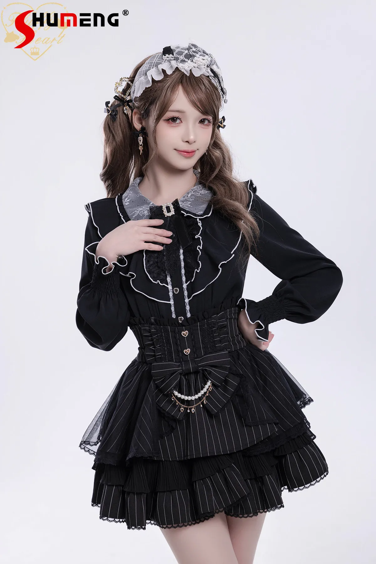 

Оригинальная японская блузка в стиле Mines для девочек: милая, с длинными рукавами, кружевом, бантом, сердечками, на одной пуговице, универсальная, в стиле Лолита, женская рубашка