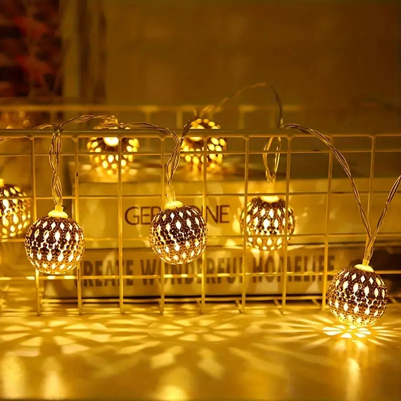 Guirxiété lumineuse boule marocaine à piles LED, art du fer, petite boule ronde creuse, lampe à cordes, décoration de jardin de Noël, éclairage