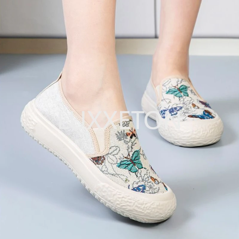 Women Cloth Flat Shoes Spring New Fashion Ethnic Style Embroidered Breathable Outdoor Casual Lightweight Breathable Mother Shoes