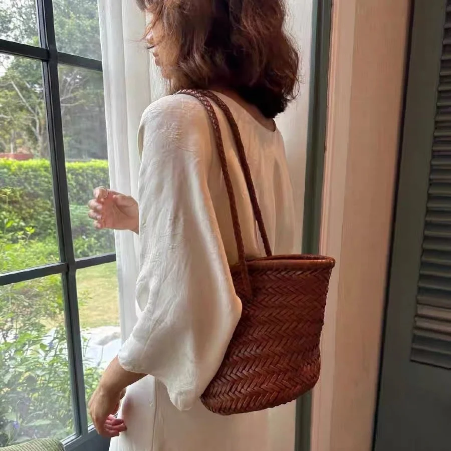 Head Layer cowhide Braided One Shoulder bucket Bag Vintage leather Handmade Vegetable Basket Bag Travel Beach Tote Bag