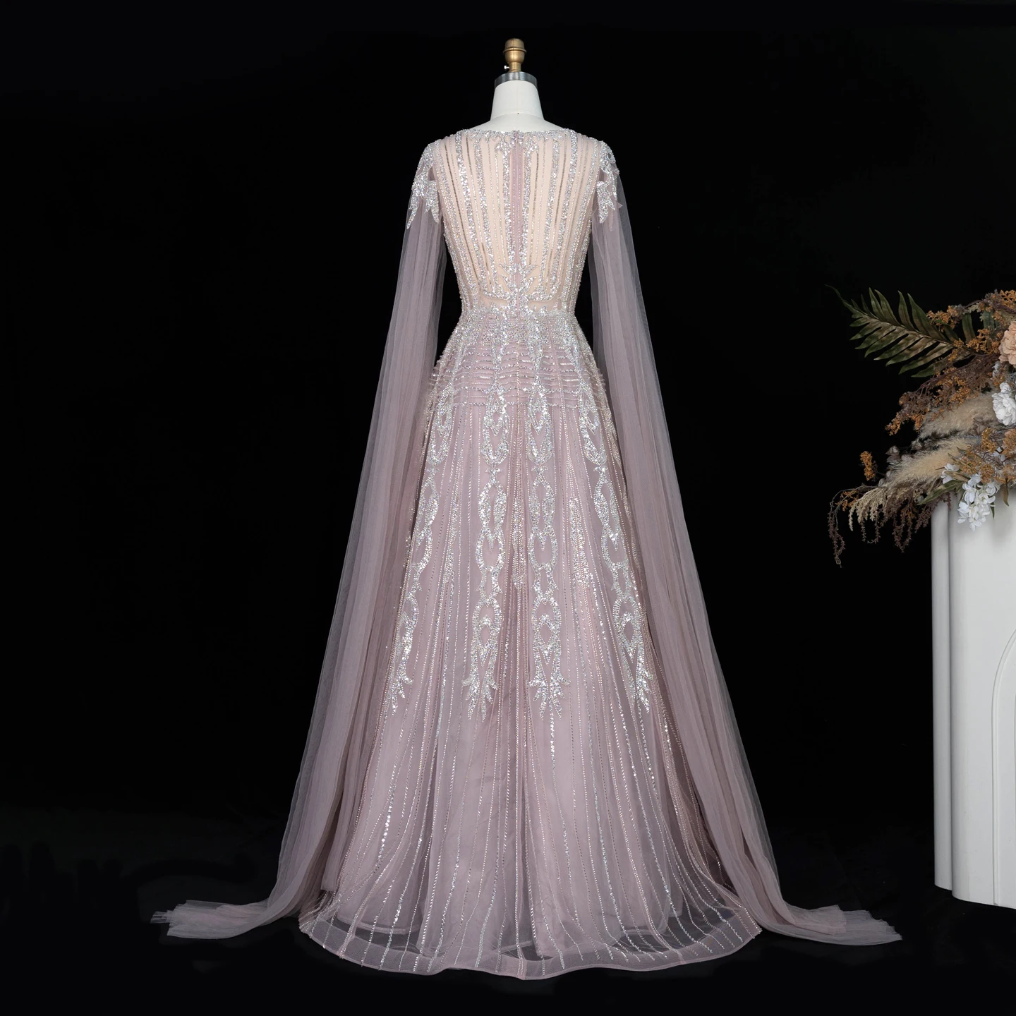 Sharon Said Luxuriöses grünes Abendkleid mit V-Ausschnitt, langen Tüll-Cape-Ärmeln, aufwendig mit Perlen verziert, für formelle Anlässe und Partys, SS073, nach Maß – Detail 17