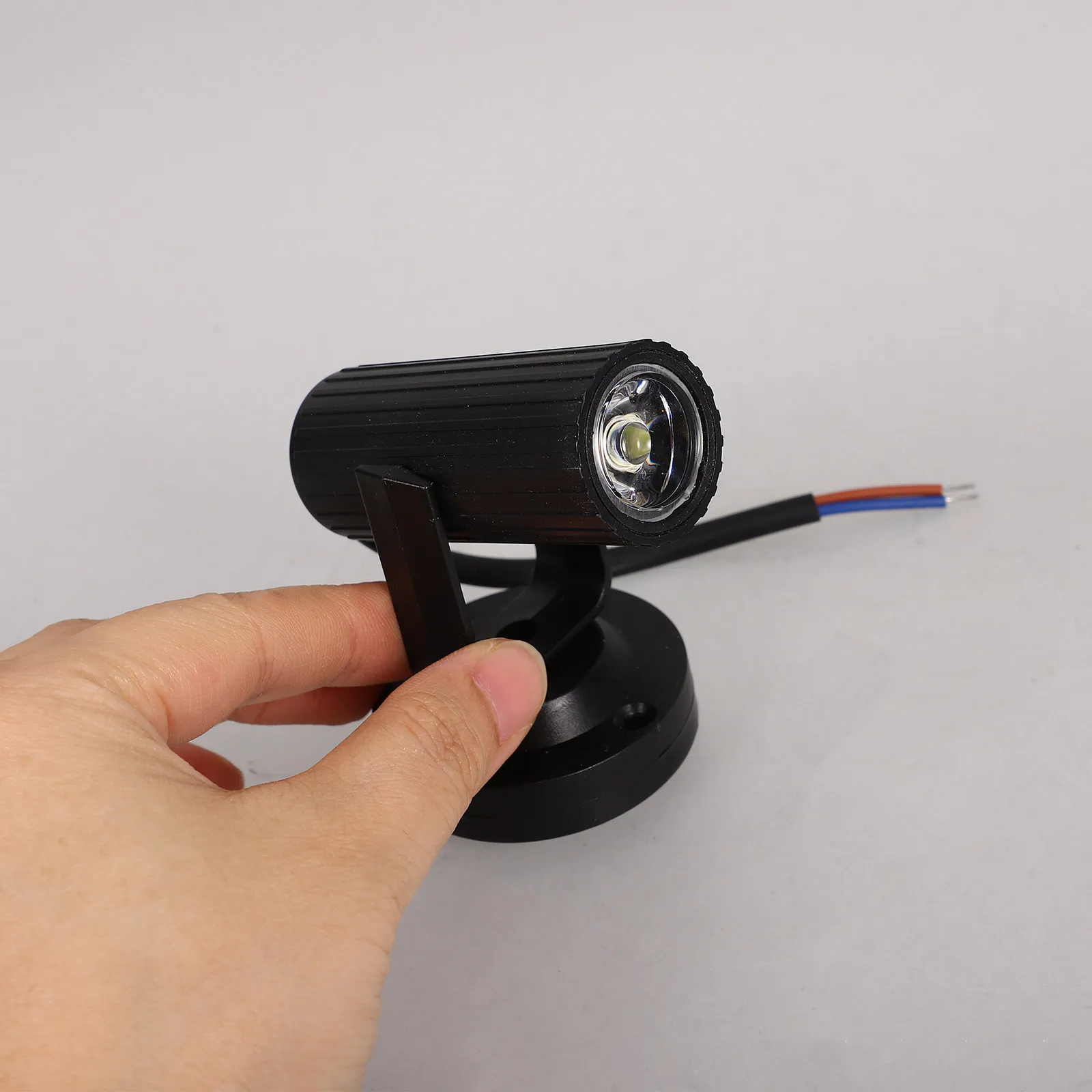 

2Pcs 1W LED Stage Spotlight Beam Effect Light for Indoor Disco Theater Bar Ktv Nightclub Wedding Compact Easy Install