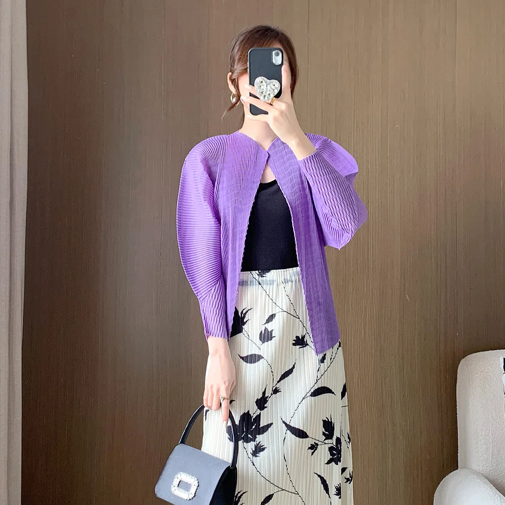 Short Outerwear Women's Spring 2024 New Fish Scale Pleated Open Cardigan Top Ladies Shawl Casual Style Regular Thickness Poly...