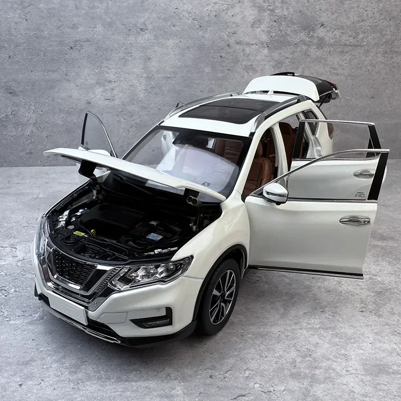 Modèle de voiture moulé sous pression en alliage Nissan X-TRAIL 2018, génération 1:18, intérieur détaillé avec pièces d'ouverture, édition collector pour adultes