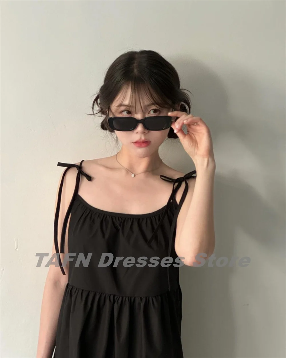 TAFN Black A-line Elegant Evening Dresses Spaghetti Straps Prom Party Dresses Simple Korea Photo Shoot ドレス パーティー Above Knee