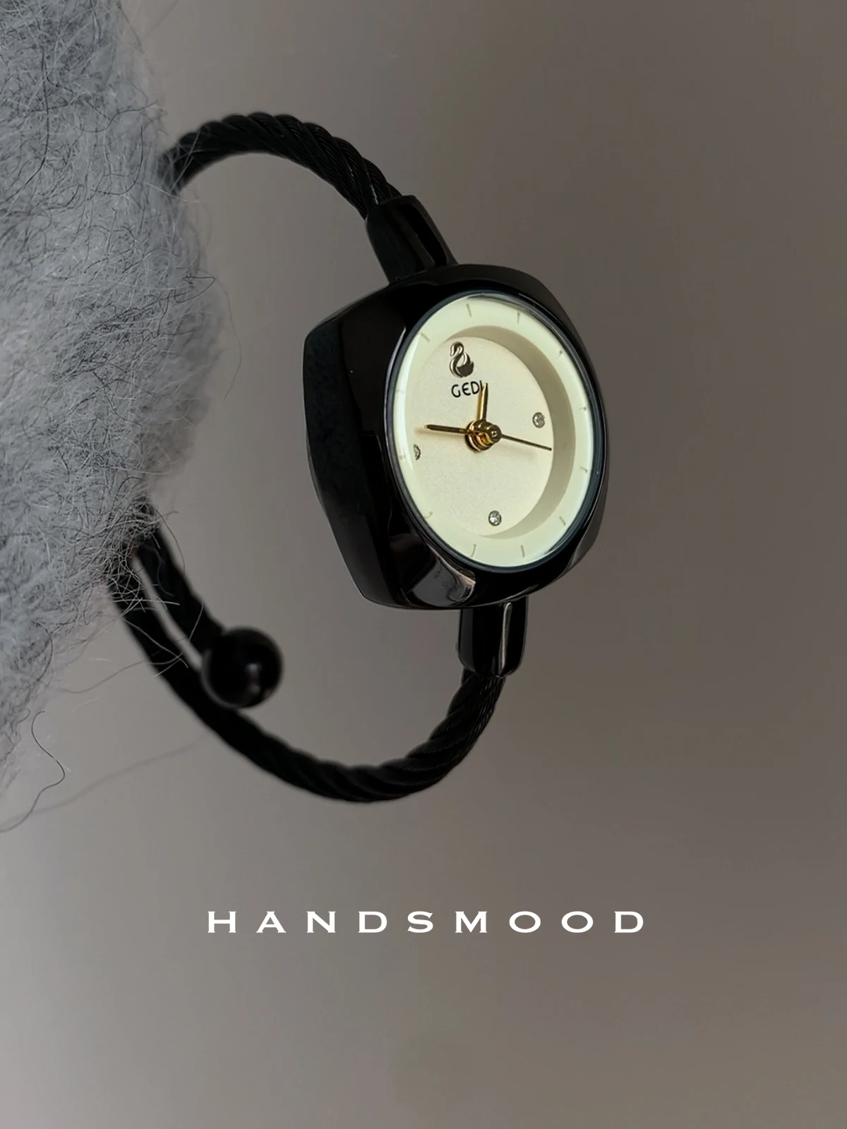 

Black and creamy yellow sweet and cool design bracelet, high-end women's quartz watch, birthday gift for women.