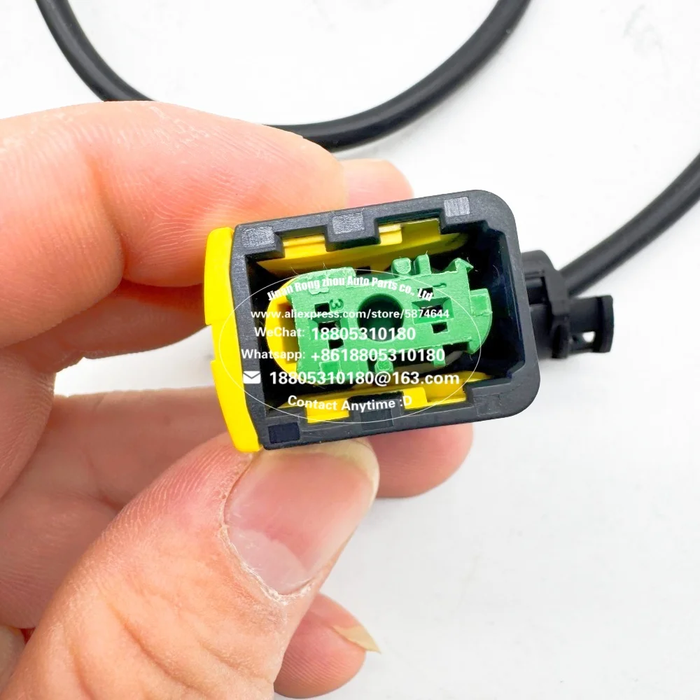 1914093 The SCR exhaust temperature sensor is applicable to DAF trucks view 2