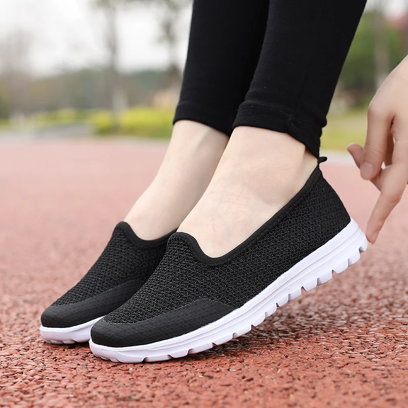 Women Mesh Walking Shoes Fitness Light Loafer Summer Sports Outdoor Comfortable Flats Breathable Sneakers Big Size 35-42 Sandals