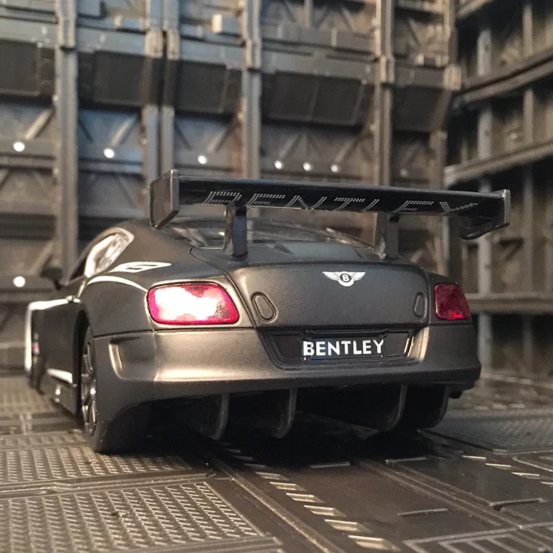 Coche de carreras Bentley Continental GT3 #7 a escala 1/24, modelo de coche de aleación fundido a presión, juguetes de simulación para niños, regalos de recuerdo