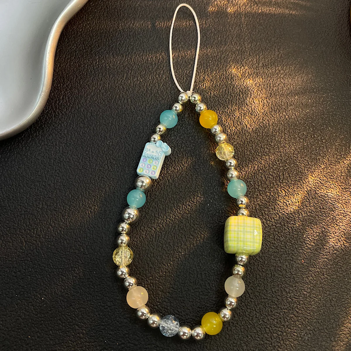 مطرز الأصفر متقلب KT القط BB الهاتف الحبل Ins شريط للرسغ رائعة وجميلة حقيبة الديكور آيفون 17 16 سامسونج