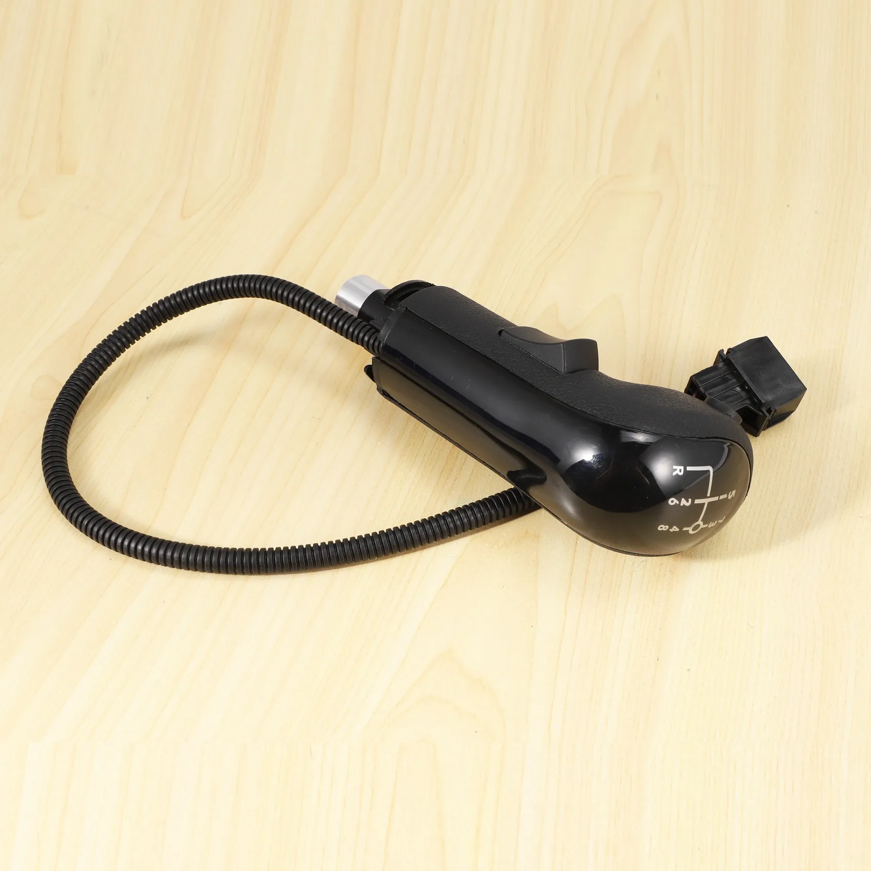 

Электрическая ручка переключения передач AC34-6Pin для грузовиков MAN TGA TGX TGS 81326200043