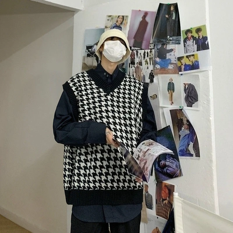 American Vintage Houndstooth Pullover Knit Vest for Men Niche Designer V Neck Layering Sleeveless Sweater Spring Autumn