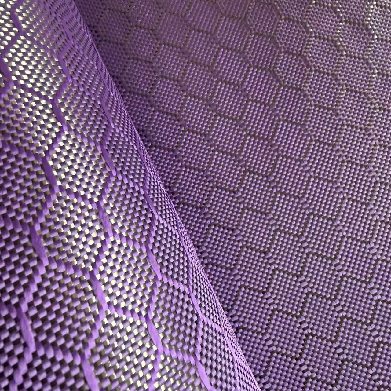 Purple 3K 240gsm Real Carbon Fiber and Polyethylene Mixed Woven Fabric, Hexagonal Honeycomb Carbon Fiber Fabric Football Pattern