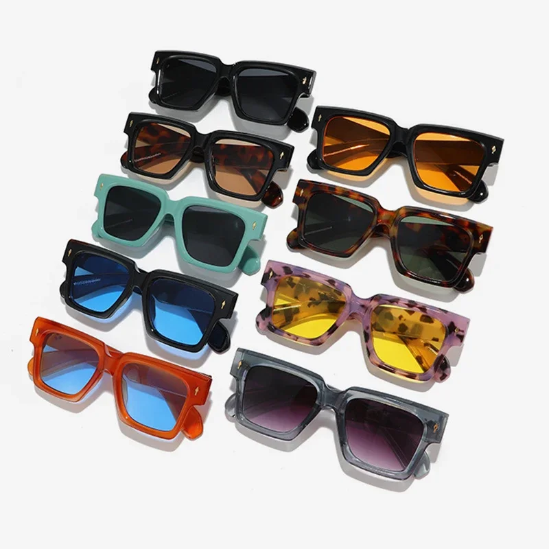 Classic Square Luxury Brand Designer Sunglasses Women For Men Trend Sun Glasses Vintage Rivet Punk Sexy Ladies Eyeglasses Shades