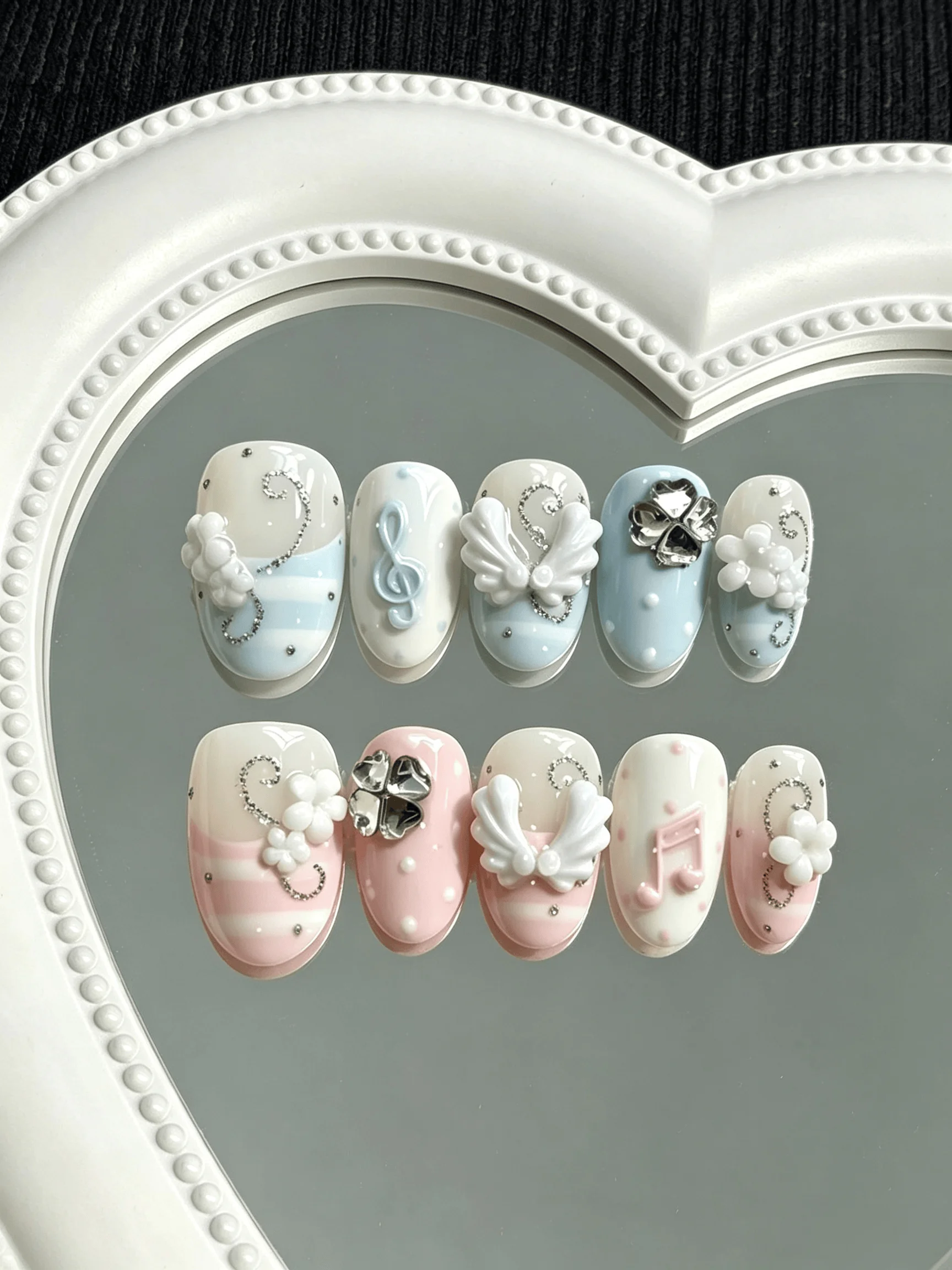 10 Stück handgefertigte, vollständig bedeckende Nagelspitzen, kurze Länge, blau, rosa und weiß, mit 3D-Engel-Motiv im süßen Mädchen-Stil, geeignet für Frauen und Mädchen, perfekt für Dates,