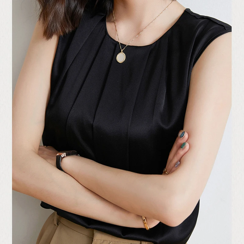 Satin Spaghetti Strap Shirts Women Sleeveless Summer O-Neck Tank Tops Loose Casual Sexy Blouse 2025 New Korean Fashion Shirts