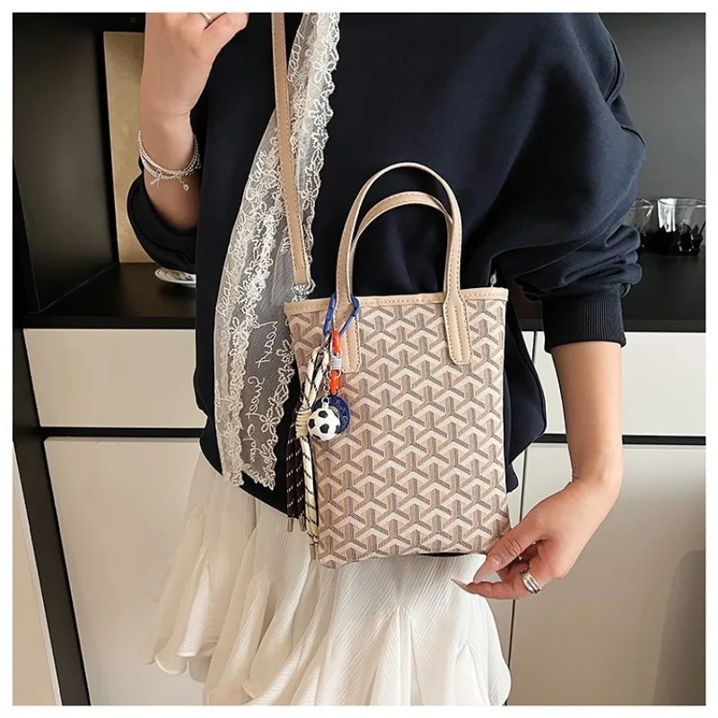

Ladies Fashion Handbag Trendy Shoulder Bag For Women Cute Purse Crossbody Bag Underarm For Weekend And Outing