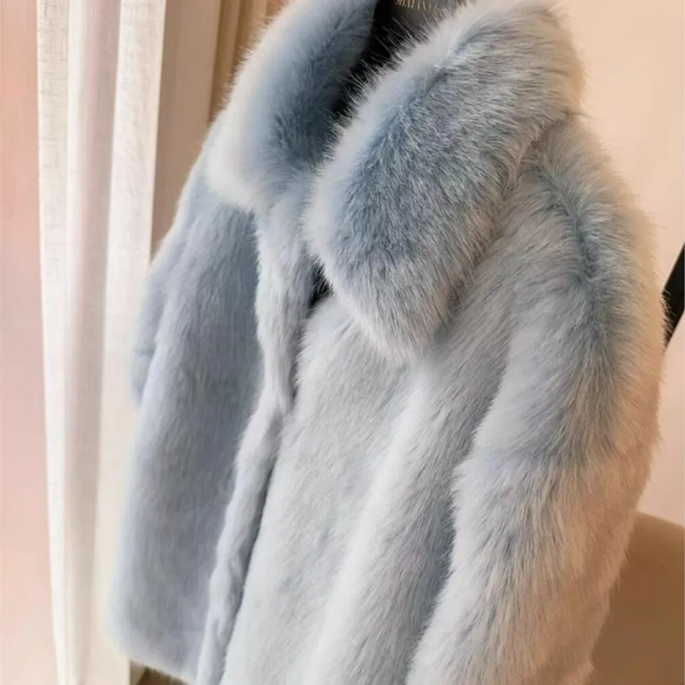 2024ฤดูหนาวAqua Blue Lapel Hairy Shaggy Faux Fur Coatผู้หญิงวินเทจปุ่มปิดแขนยาวหลวมFurry MidiยาวOuterwear