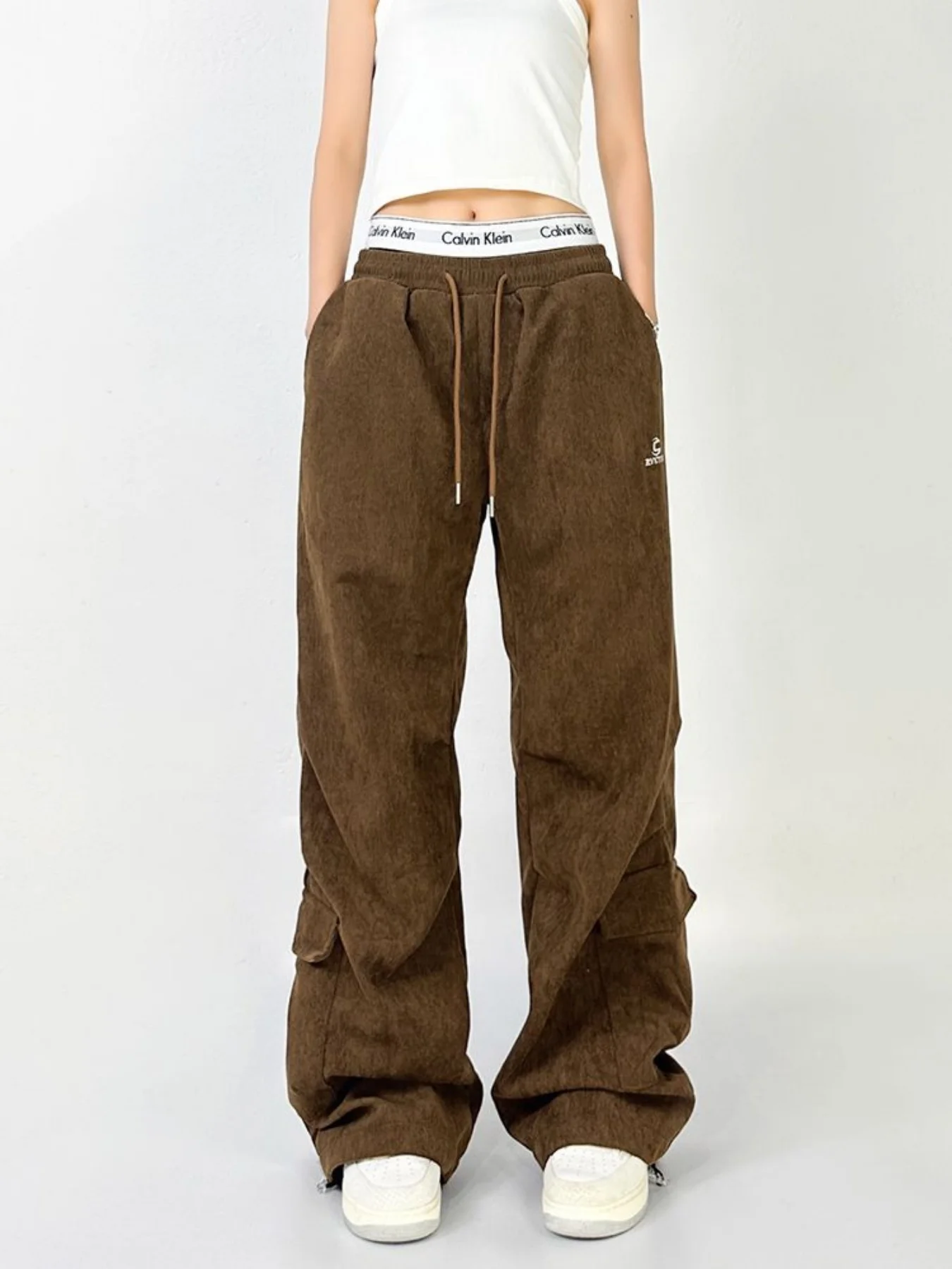 Melard Color Corduroy Pants for Women | Vintage Brown Tones Create a Full Atmosphere, Workwear Style Adds a Trendy and Cool Vibe ~ Elastic High Waist That Flatters All Body Types, Hides and Slims the Figure, Super Skin-Friendly, Perfect for Cold Weather, Keeps Warmth Locked In, Easy to Style for Casual and Workwear, Suitable for Everyday Outings and Commuting, a Must-Have Warm and Fashionable Item for the Autumn and Winter Wardrobe!