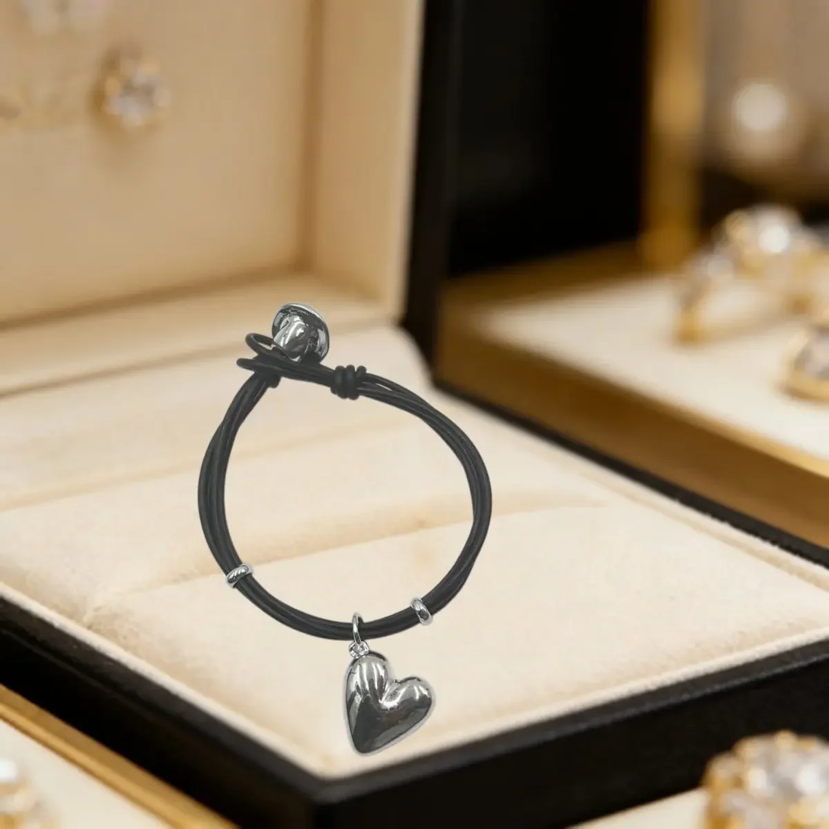 2026 summer versatile vacation style silver heart-shaped leather rope bracelet jewelry accessories romantic gift