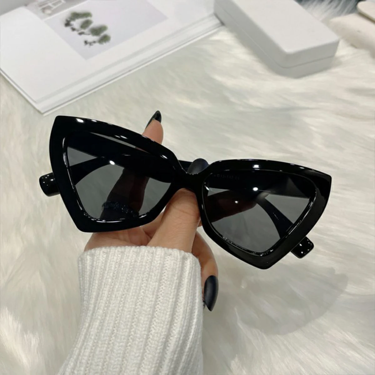 New Triangle Polygon Sunglasses Women Men Vintage Glasses Retro Cat Eye Sun Glasses Female Male Eyewear Eye Glasses for Summer image 2