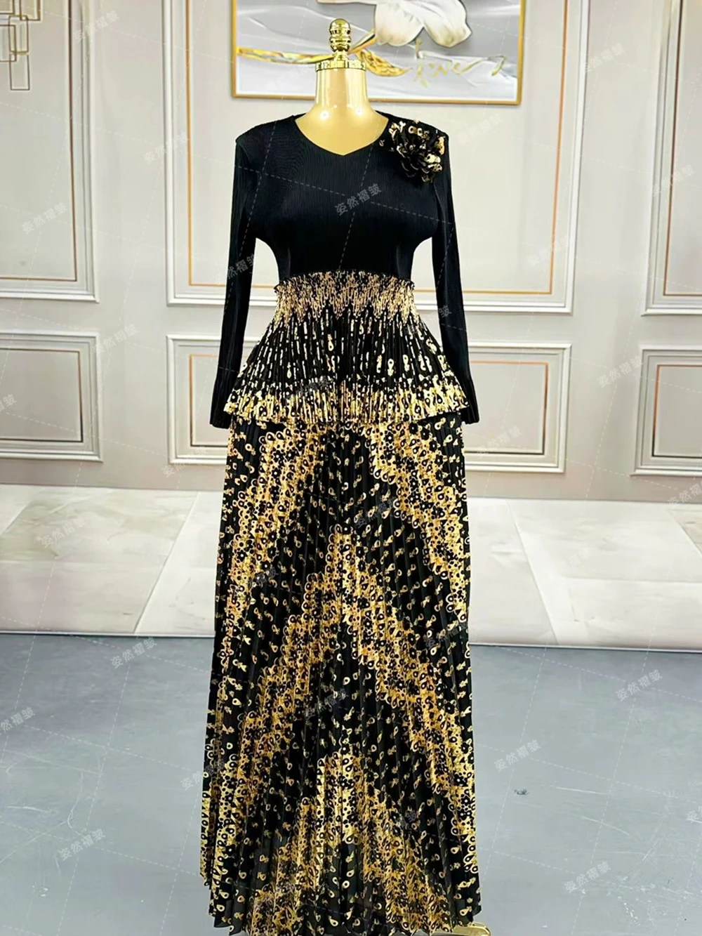 2025 neues High-End-Plissee-Heißprägekleid für Damen in Übergröße mit langen Ärmeln, Freizeitkleidung, plissierter langer Rock – GZXX 1013