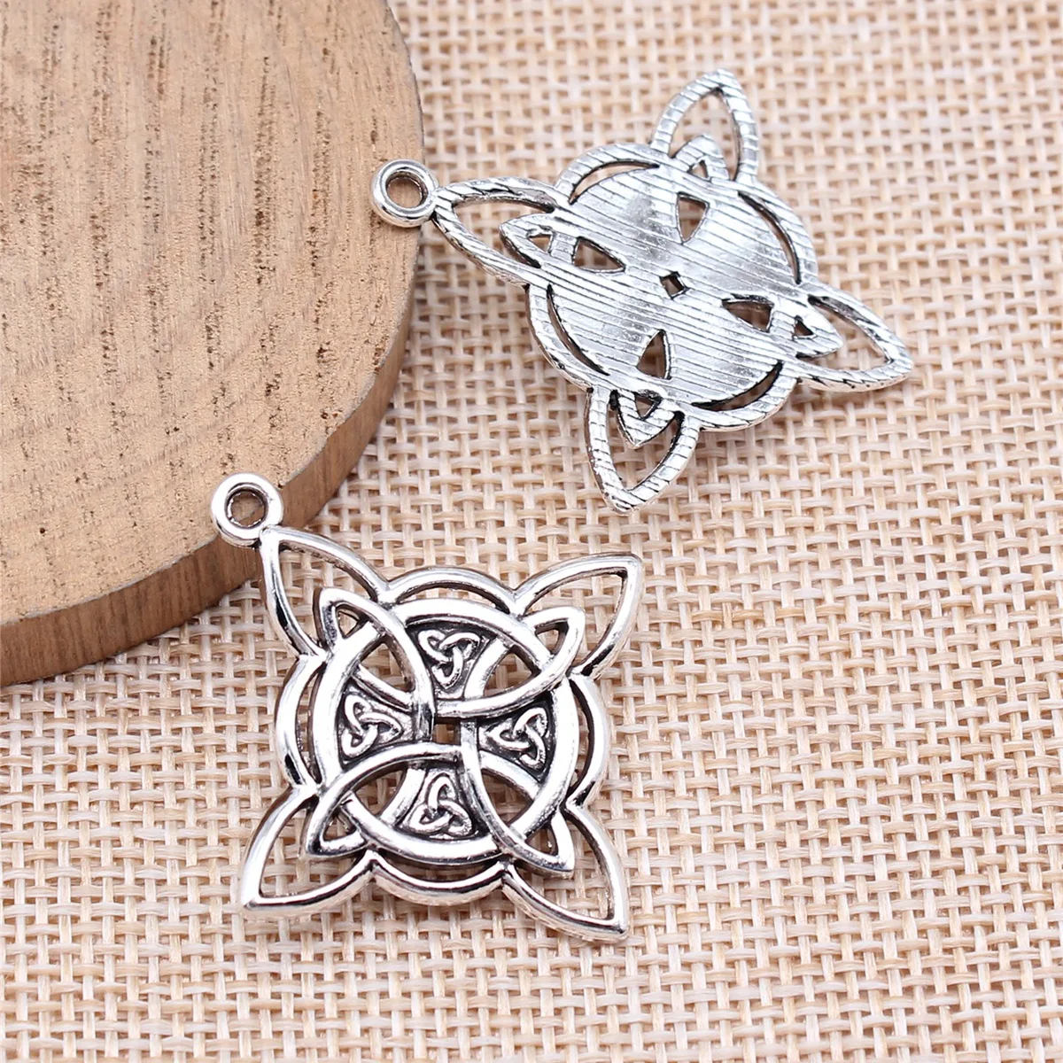 WYSIWYG 5pcs 38x34mm 2 Colors Triquetra Knot Amulet Charms Pendant For DIY Jewelry Making Handmade Jewelry Craft Findings