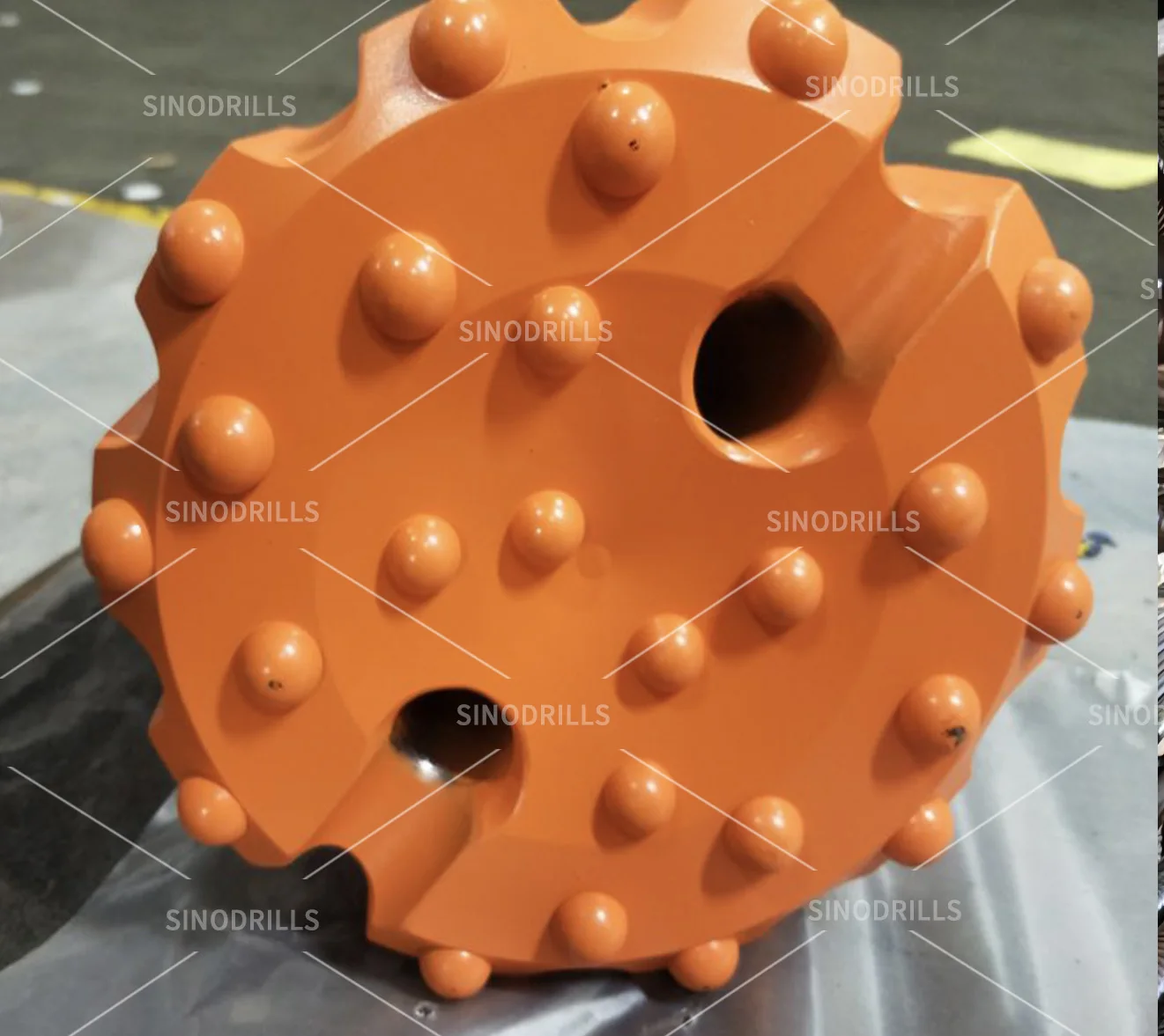 

SINODRILLS Water Well Rock Drill Rig Spare Parts 219mm QL80 DTH Bits for Deep Hole Hard Rock Drilling
